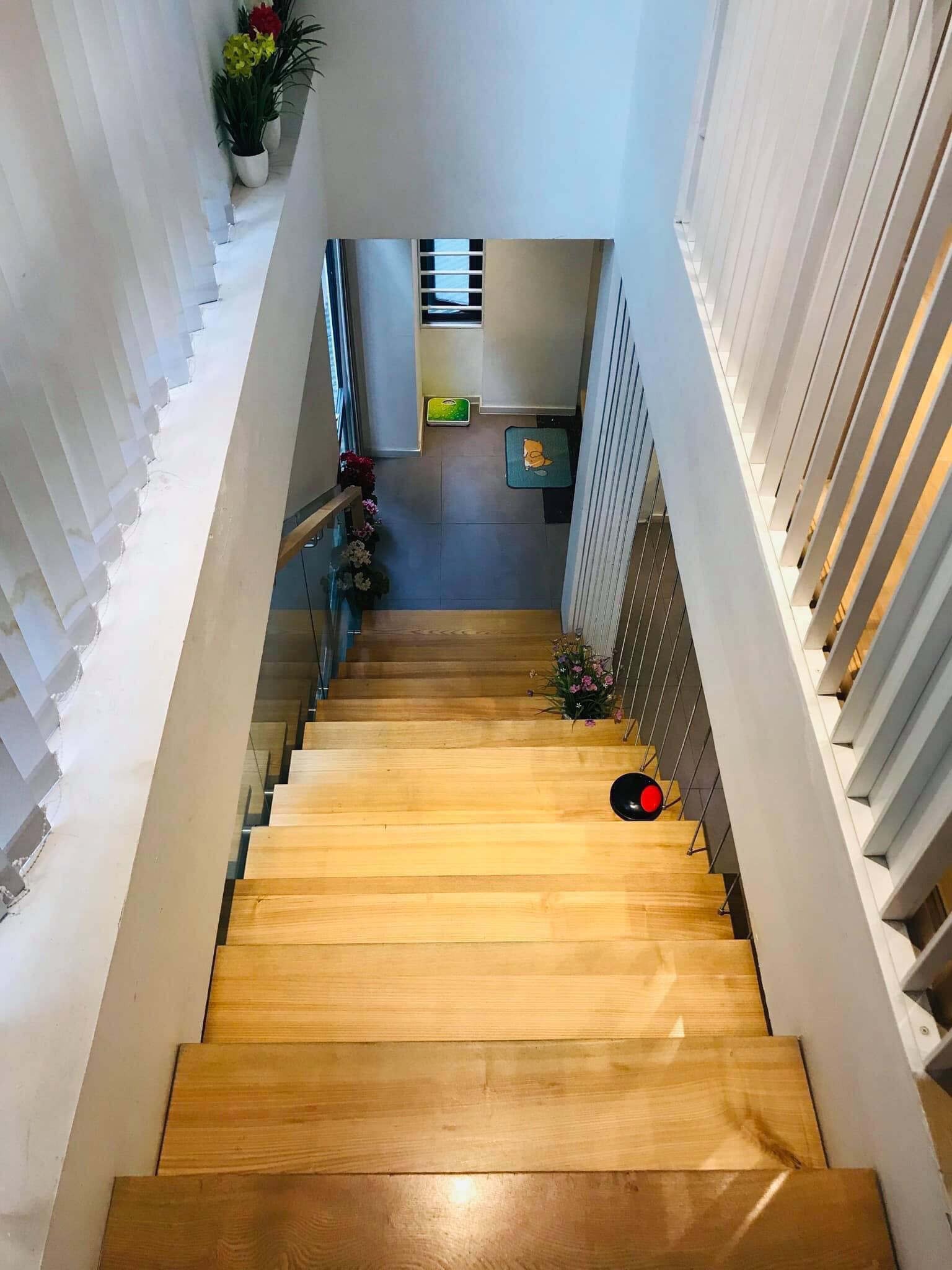 Bán nhà Giang Văn Minh BĐ 62m 4T mặt tiền 5.5m, 2 mặt tiền 16 tỷ nhà cực đẹp T1 cho thuê 20tr/th