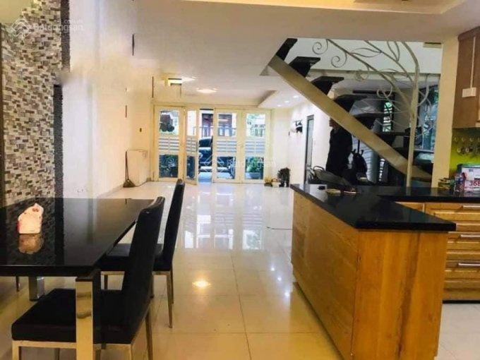 Bán BT đẳng cấp, phố Hoàng Văn Thái, phân lô quân đội, ô tô, DT 110m2, 6 tầng. Giá 17.9 tỷ