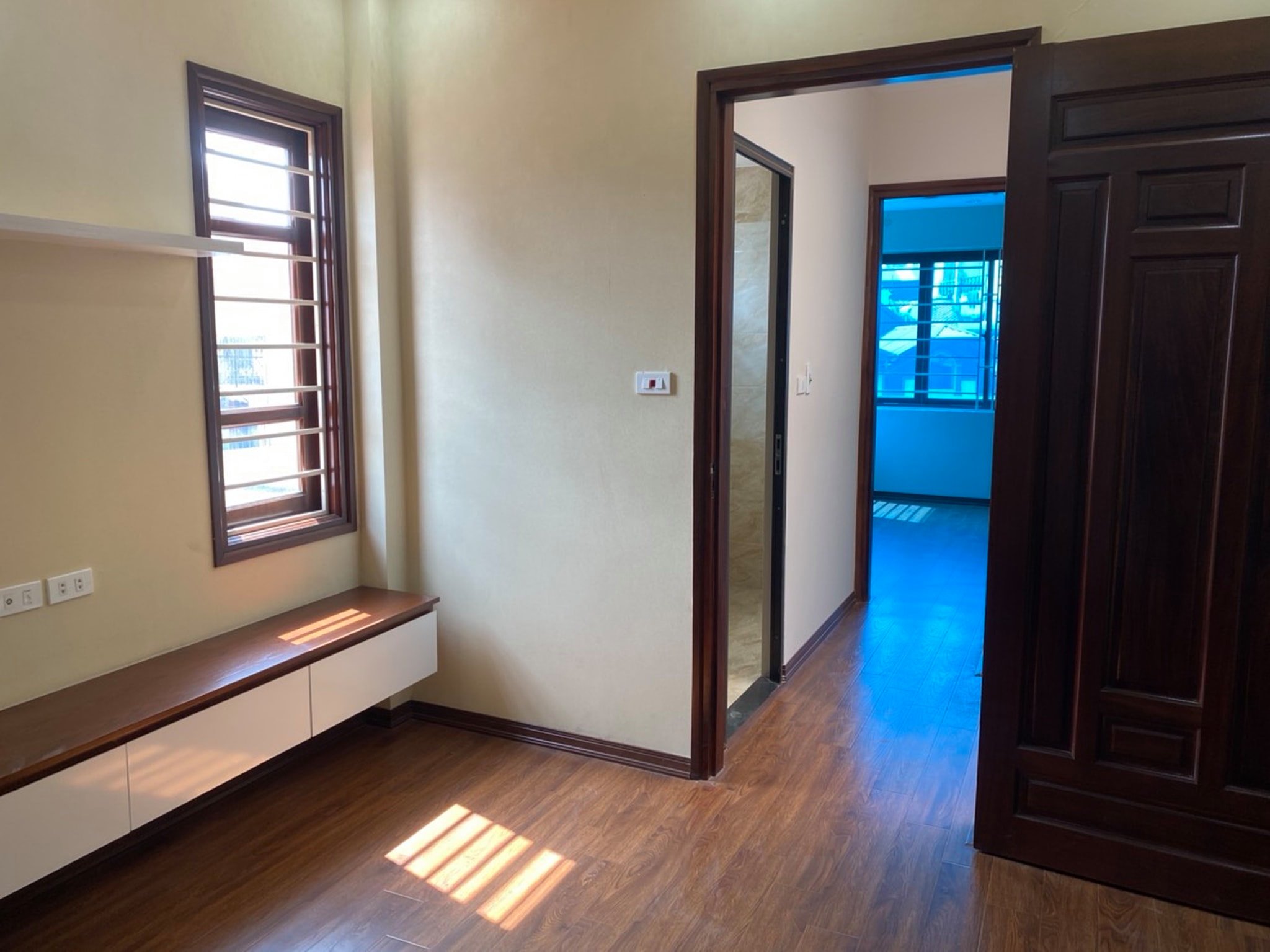 BÁN NHÀ MẶT PHỐ NGUYỄN NGỌC NẠI, THANH XUÂN. LÔ GÓC, VỈA HÈ, KD ĐỈNH GIÁ 13.5 TỶ.