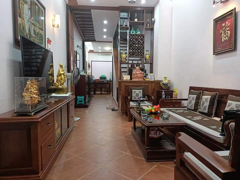 Bán Nhà Mặt phố Nguyên Hồng, quận Đống Đa. Nhà Lô góc, 79m2, 7 tầng thang máy