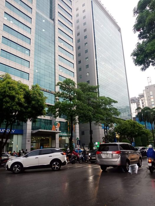 Bán nhà phố Duy Tân, Cầu Giấy, lô góc, 95m2, mặt tiền 26 m, giá 23 tỷ