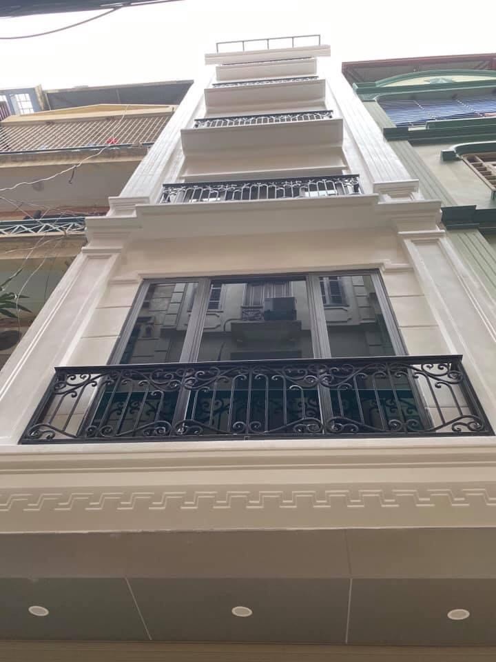 Bán Tòa Nhà 8 Tầng Phố Nguyên Hồng Đống Đa, 90m2, MT 8m, Ô Tô Tránh, Vỉa Hè, Giá 34.5 Tỷ