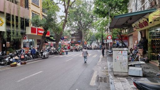 Khách sạn trung tâm Hoàn Kiếm mặt phố cổ Lò Sũ 9T thang máy 150m2, MT 6m, thuê 300 triệu/th 95 tỷ