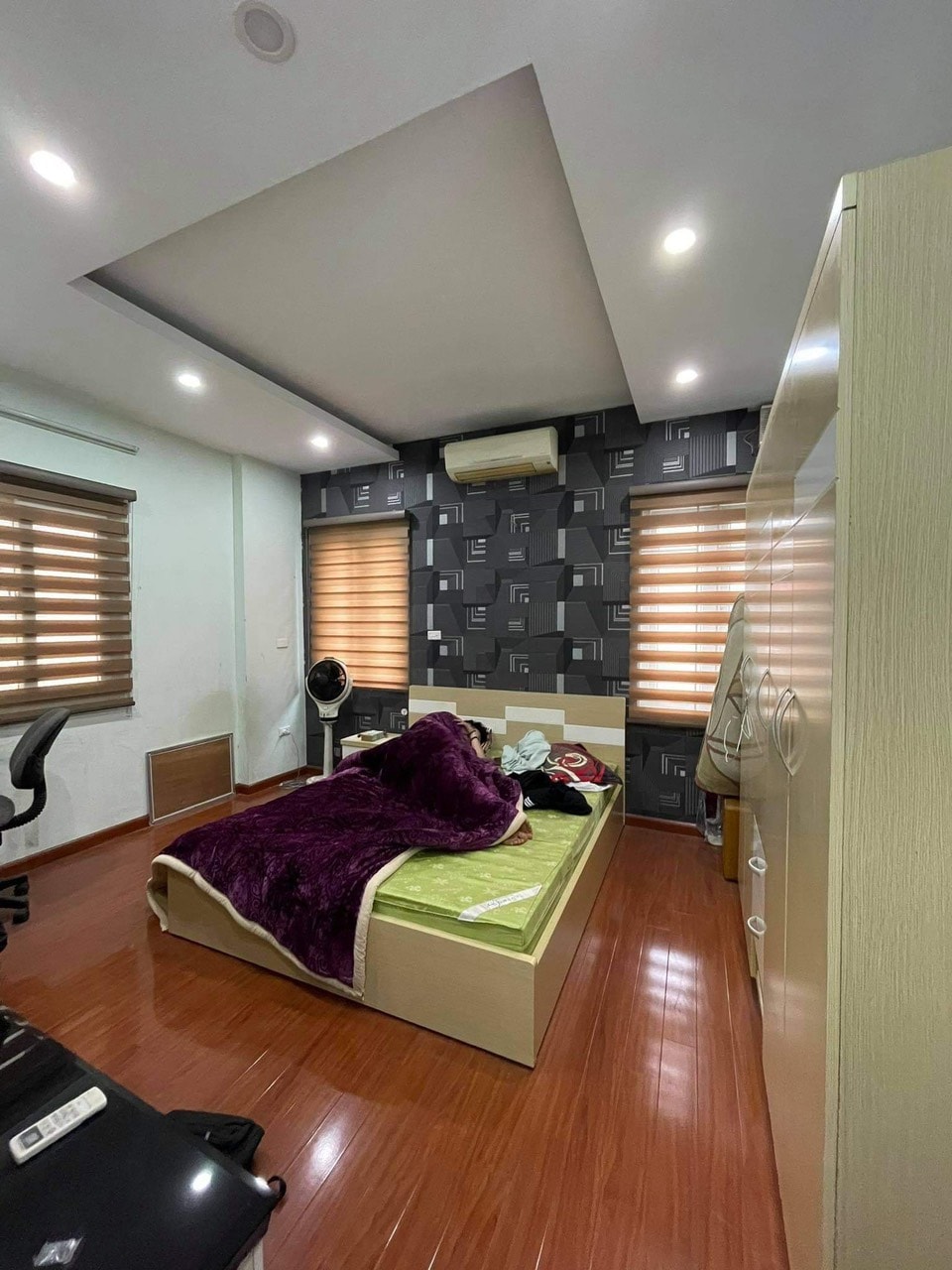 Bán nhà mặt phố Đồng Cổ - Thụy Khuê vỉa hè rộng 80m2 x 3 tầng MT 6m giá 18,7 tỷ