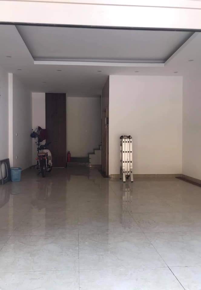 Bán gấp nhà Phú Thượng 30m2 - 50m2 x 5 tầng