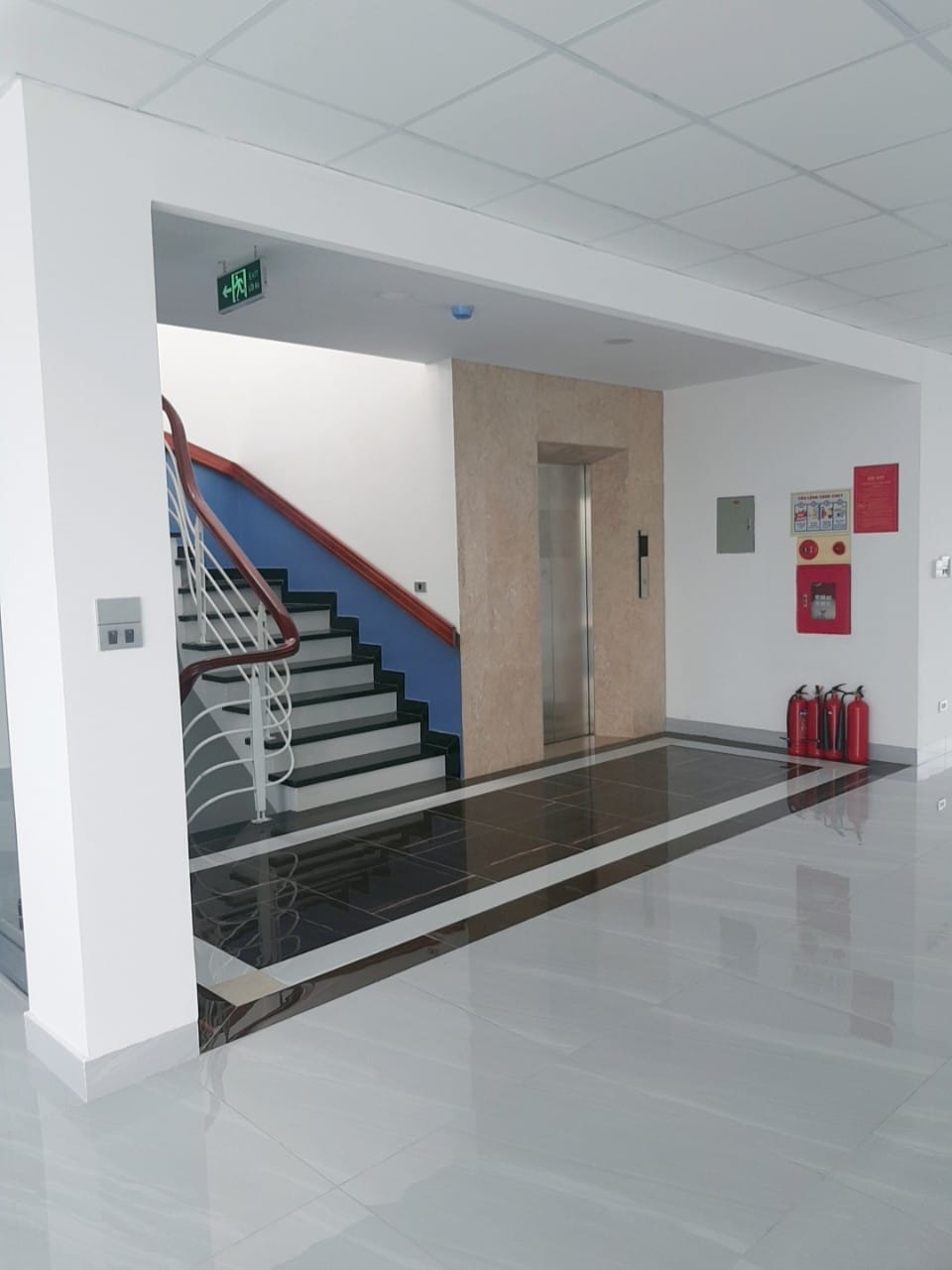 90m2