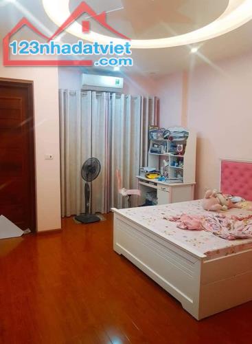 Bán nhà phố Phạm ngũ lão