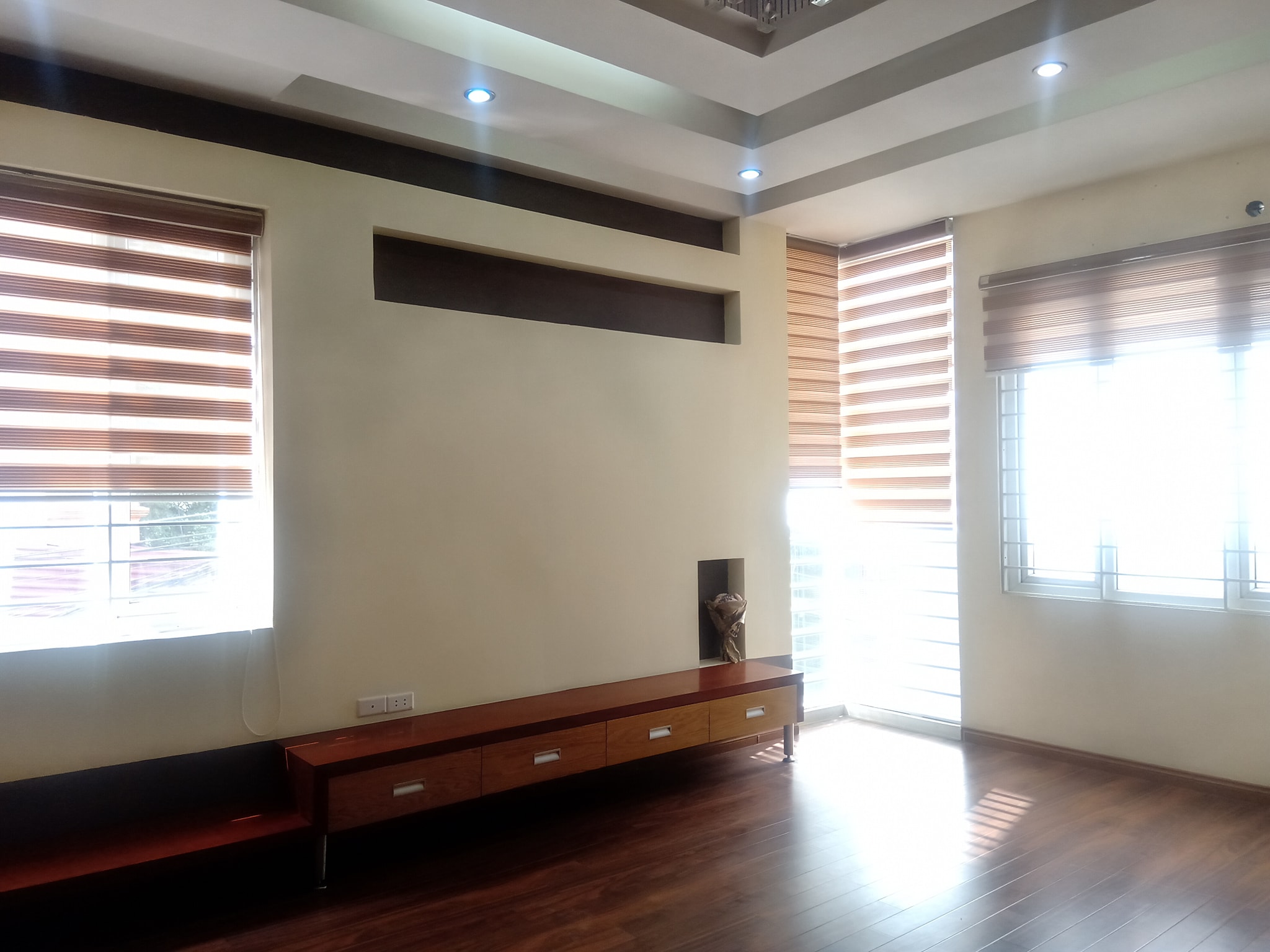 BÁN NHÀ MẶT PHỐ NGUYỄN KHANG, CẦU GIẤY. 6 TẦNG, LÔ GÓC, KD TỐT, GIÁ 14 TỶ.