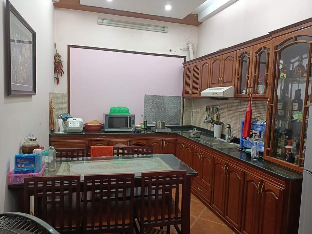 Bán Nhà Cực Hiếm Mặt Phố Nguyễn Chí Thanh, Đống Đa, Vị Trí Khỏi Bàn, 5 Tầng Đẹp, Giá 15.9 Tỷ