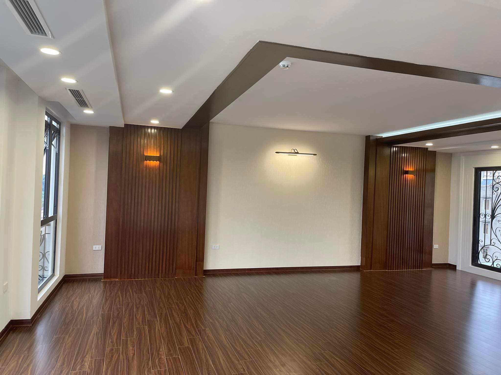 SIÊU HIẾM MP QUÁN SỨ 106m2, mặt tiền 6.8 chốt nhanh 28 tỷ