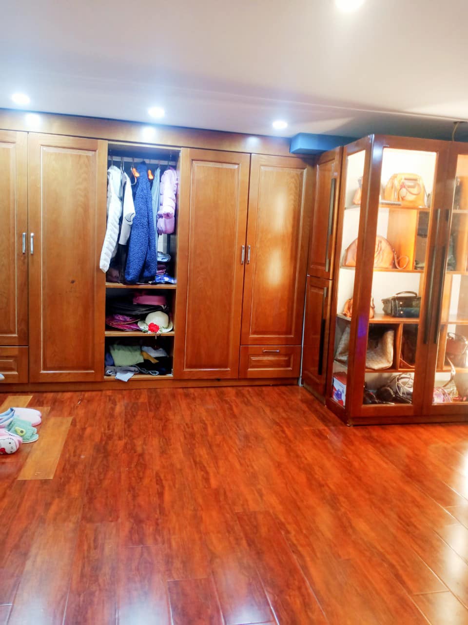 Bán chung cư mini 8 tầng thang máy Đội Cấn quận ba Đình 75m 11.2 tỷ vừa ở vừa kinh doanh 45tr/tháng