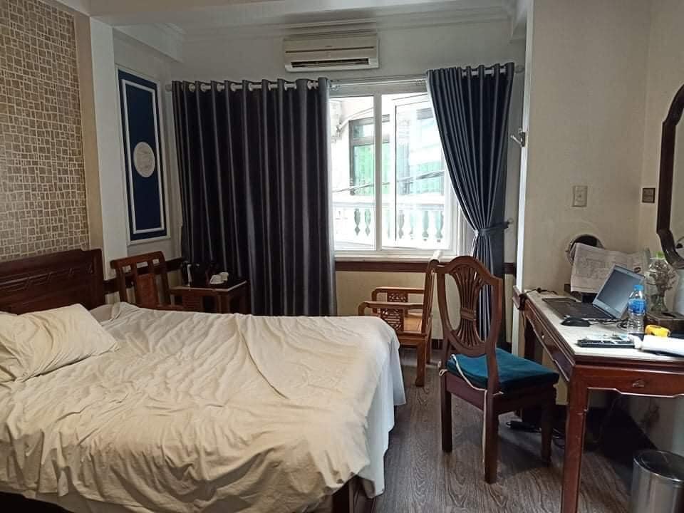 Bán nhà Mặt Phố Giảng Võ, Đống Đa diện tích 60m2 mặt tiền 5m giá 22 tỷ