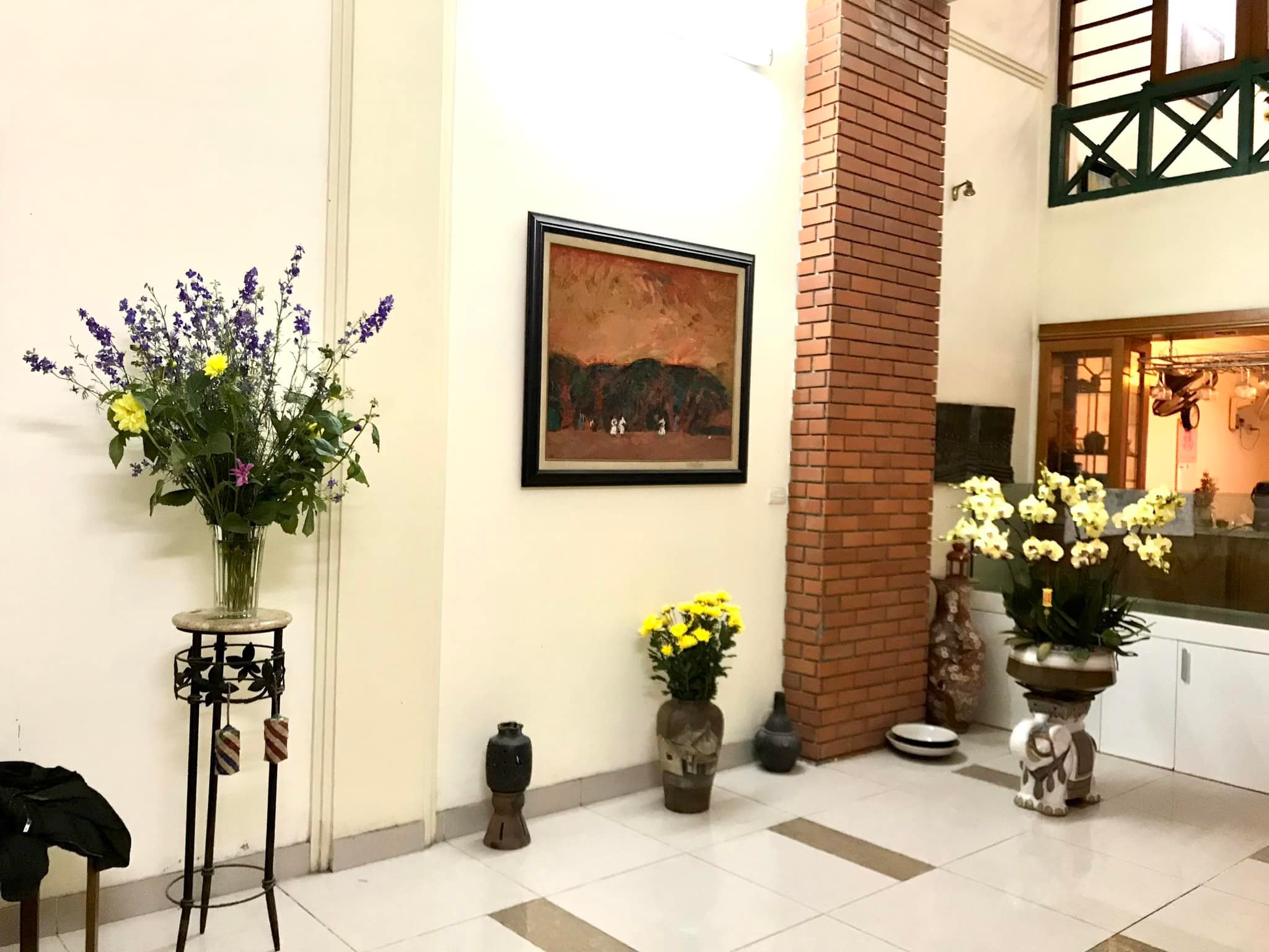 TRUNG TÂM CẦU GIẤY - Ô TÔ TRÁNH THÔNG KHẮP NGẢ - KINH DOANH - VỈA HÈ - ĐẦY ĐỦ TIỆN ÍCH.