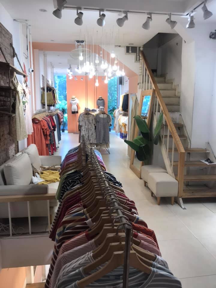 Bán nhà Mặt Phố Trần Quốc Hoàn, Cầu Giấy diện tích 100m2 mặt tiền 5m giá 25 tỷ