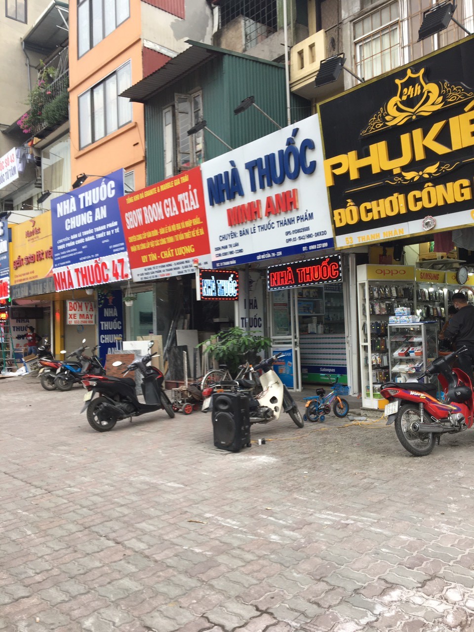 Mặt phố Thanh Nhàn đối diện cổng BV, 2 thoáng, kinh doanh sầm uất