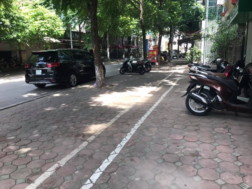 Tòa nhà văn phòng, mặt phố Ba Đình Hà Nội, 88 mét, 6 tầng, thang máy, vỉa hè, dòng tiền ổn định