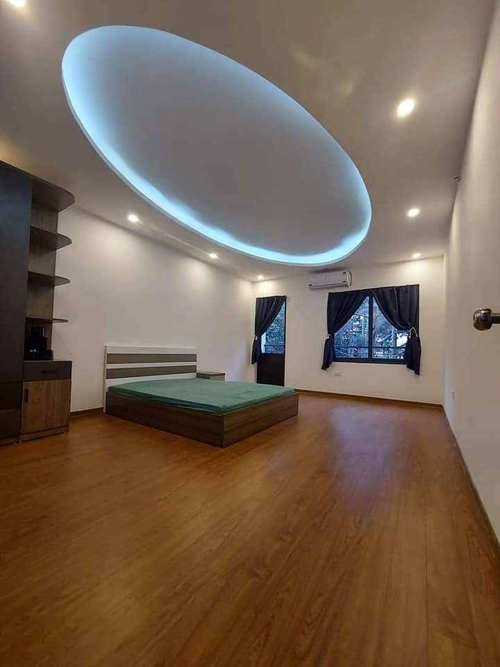 Bán nhà mặt phố Hai Bà Trưng, diện tích rộng 67m2, đoạn giao thoa đắc địa Quận Hoàn Kiếm.