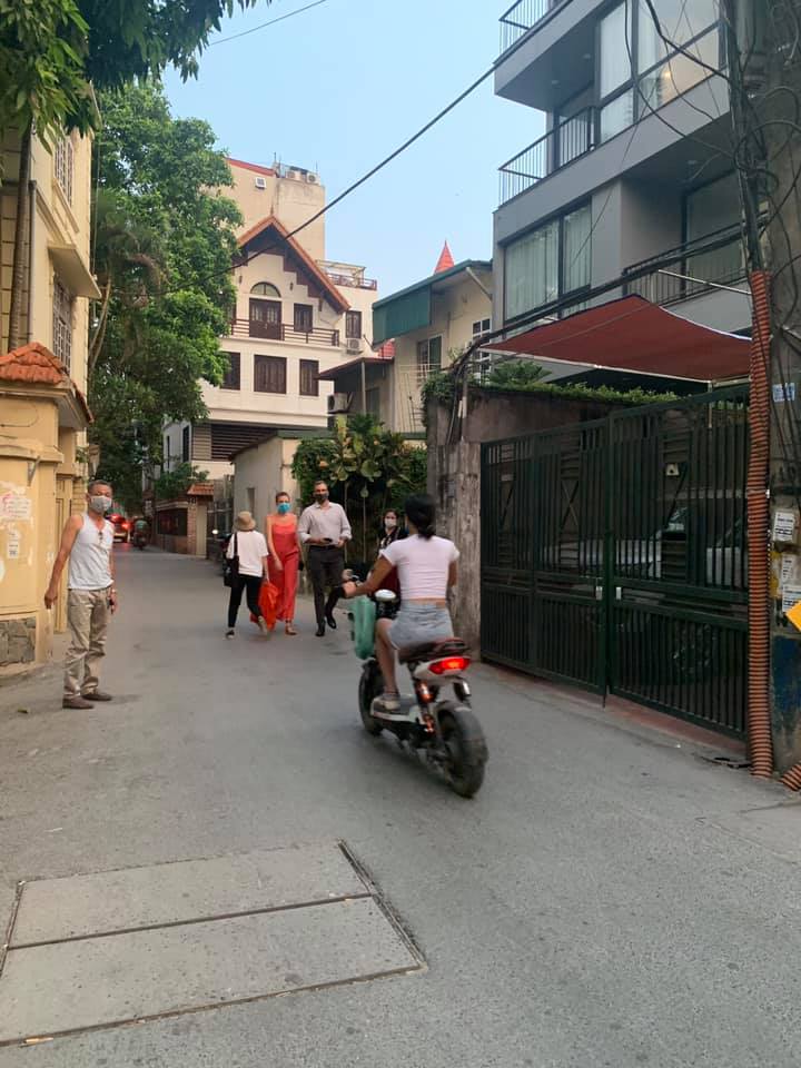 Mặt ngõ Ô tô - Thông - 100m ra Hồ Tây