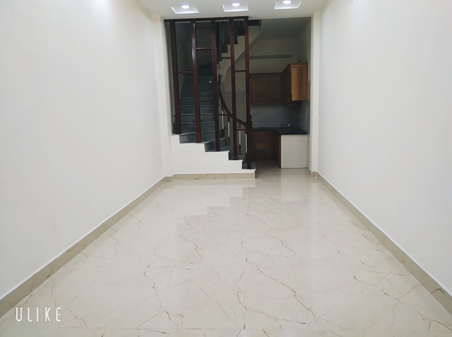 Bán tòa nhà VP + Căn hộ DV ngõ 445 Lạc Long Quân 150m2 x 5 tầng MT9m ô tô tránh giá 22,5tỷ