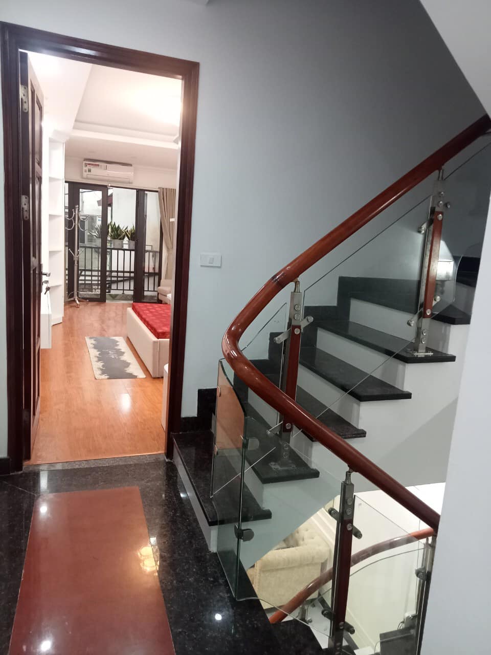 SIÊU HOT! Tòa nhà văn phòng MP Bạch Mai, thang máy, vỉa hè, dòng tiền đỉnh, nhỉnh 35 tỷ.