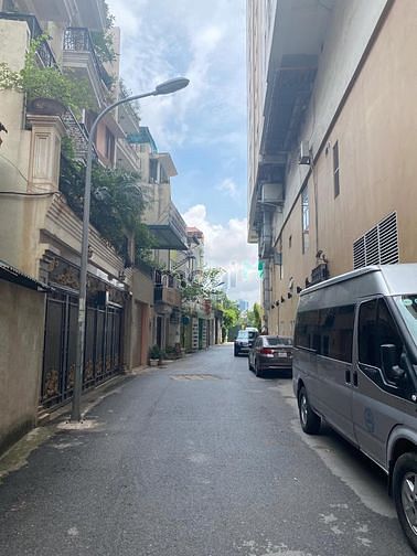 Bán nhà Mặt ngõ Lạc Long Quân giá 55 tỷ, 220m2, MT 10m, Ôto vào, SĐCC