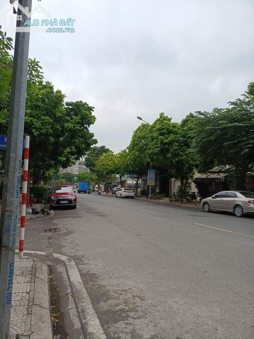 Bán đất mặt tiền đường số 18 hiệp bình chánh 100m2 gần TTTM Giga Mall