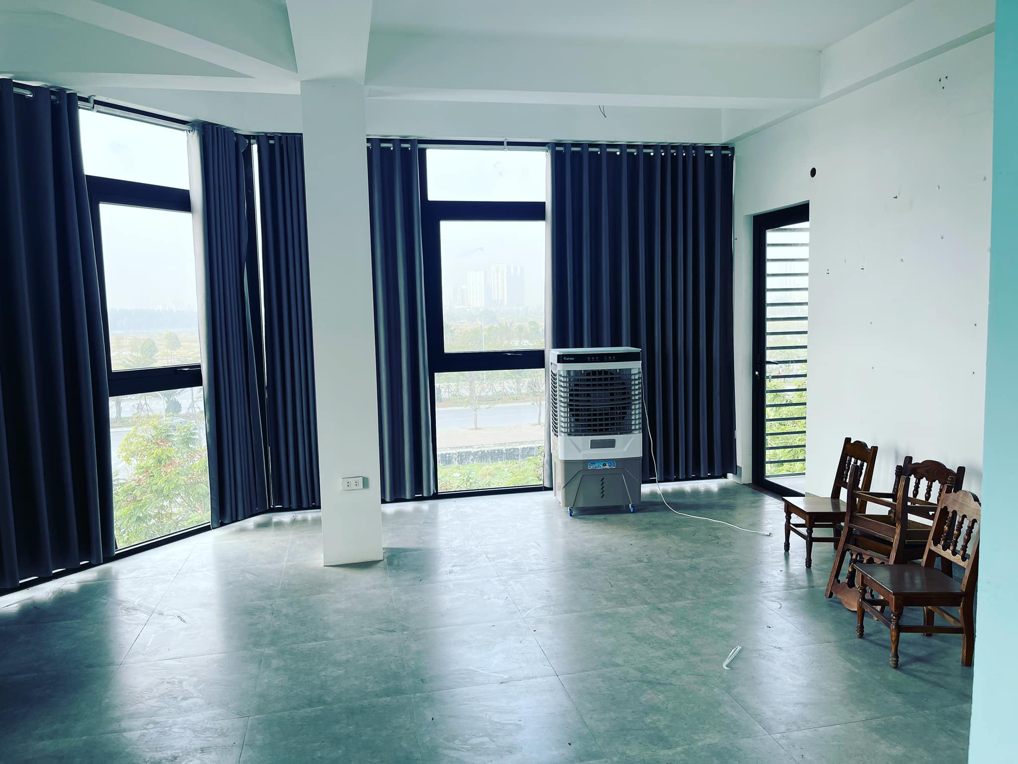 Tòa Nhà khách sạn 8 tầng phố Kim Mã dtich hơn 200m2 mặt tiền 9m giá hơn 30 tỷ