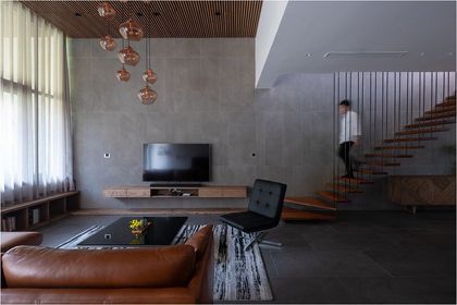 Cần bán gấp nhà phố Lạc Long Quân DT 65m2 x 5 tầng