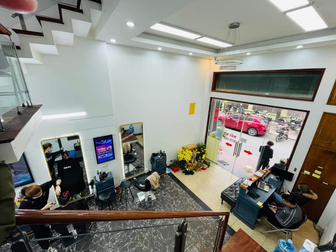 Ngõ to như phố kinh doanh đỉnh, 6 tầng thang máy phố Pháo Đài Láng
