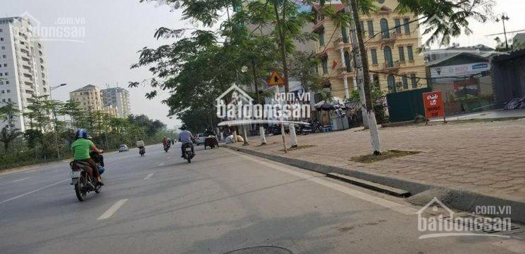 Bán gấp mảnh đất tại mặt phố Võ Chí Công, Hoàng Quốc Việt, Nghĩa Đô, Cầu Giấy. DT 135m2 giá 40 tỷ