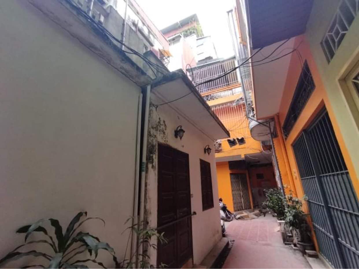 Bán nhà mặt Đường Hoàng Quốc Việt, 80m2*5 tầng, mt 5m, 23 tỷ.