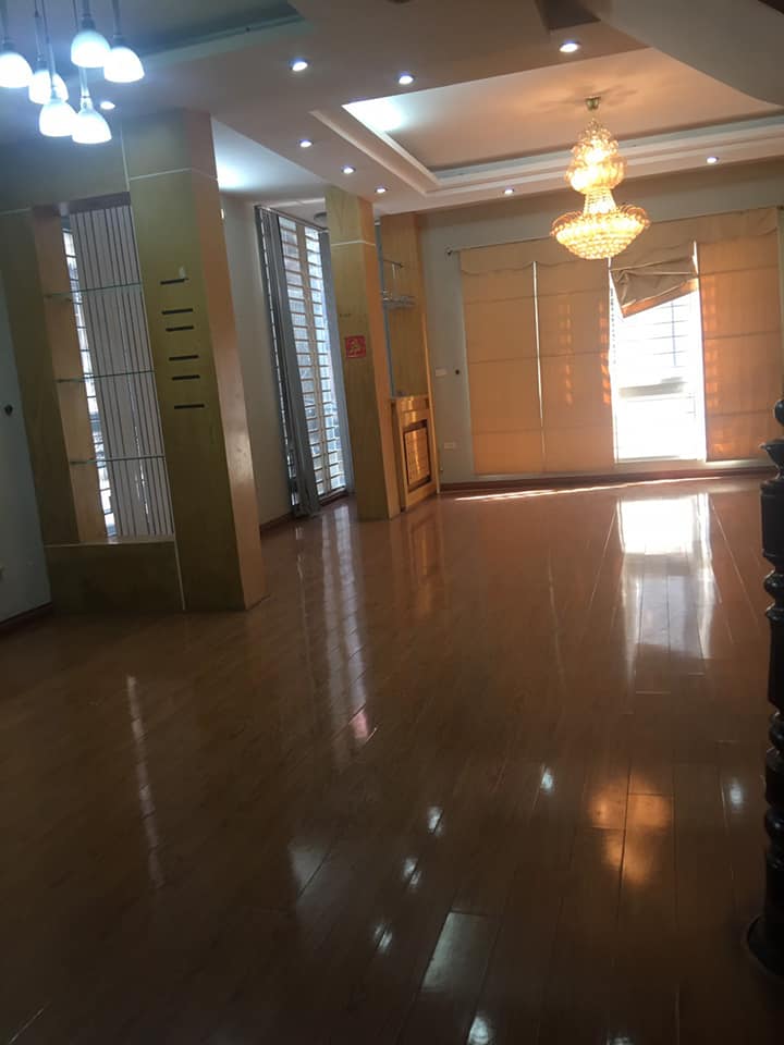 BÁN NHÀ PHÂN LÔ HUỲNH THÚC KHÁNG, ĐỐNG ĐA. LÔ GÓC, VỈA HÈ, Ô TÔ TRÁNH, KD ĐỈNH GIÁ 15 TỶ.