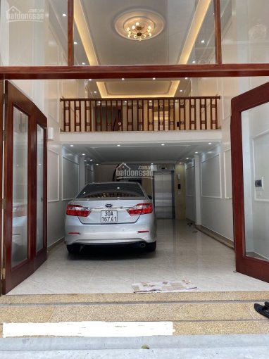 Mặt Phố Hoàng Cầu, 4 Tầng, 248m2, Mặt Tiền 8.6m, Giá 65 Tỷ