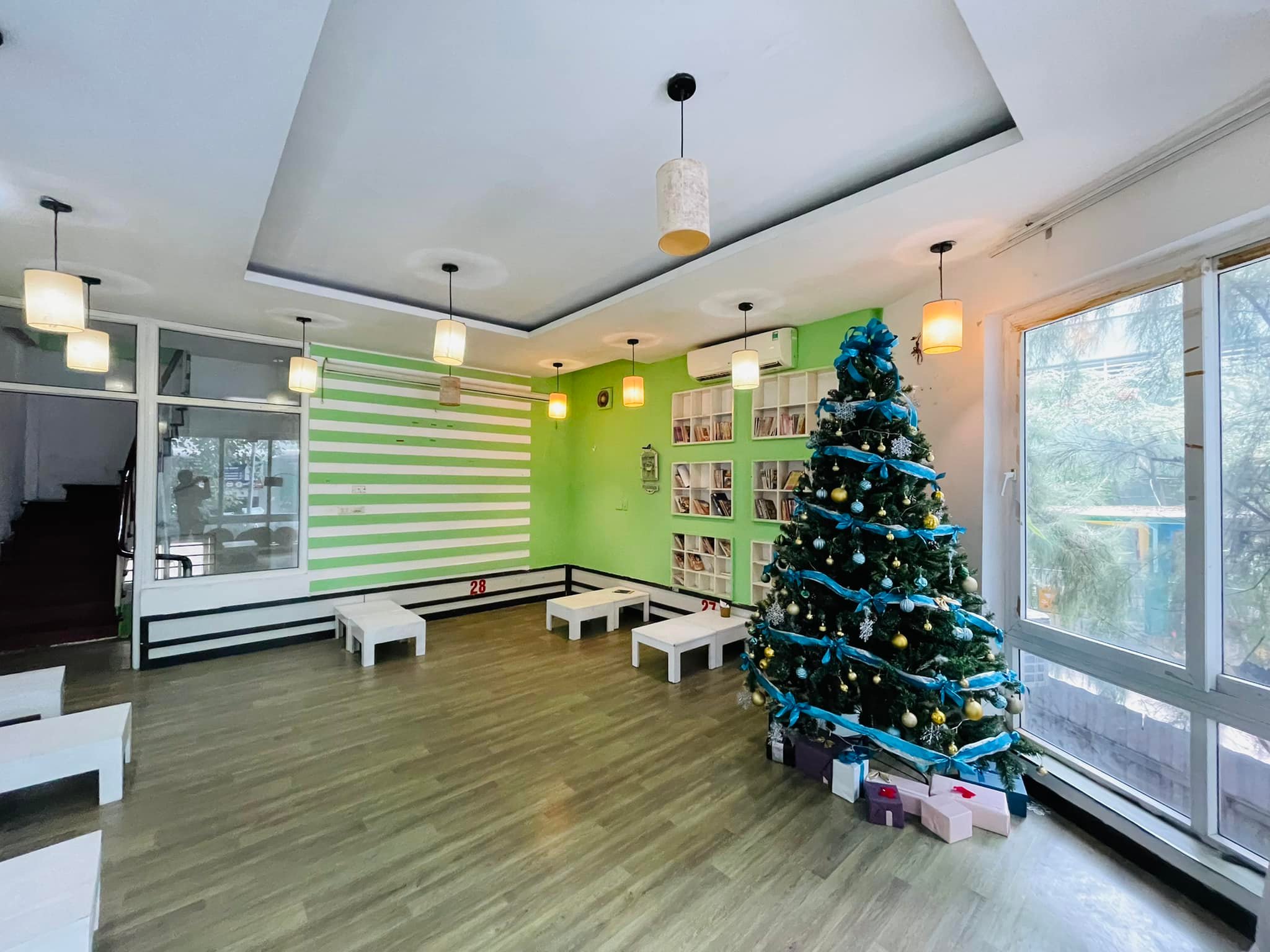 Bán nhà riêng kinh doanh phố Chùa Láng 75m2 x 5 tầng giá 10,5 tỷ