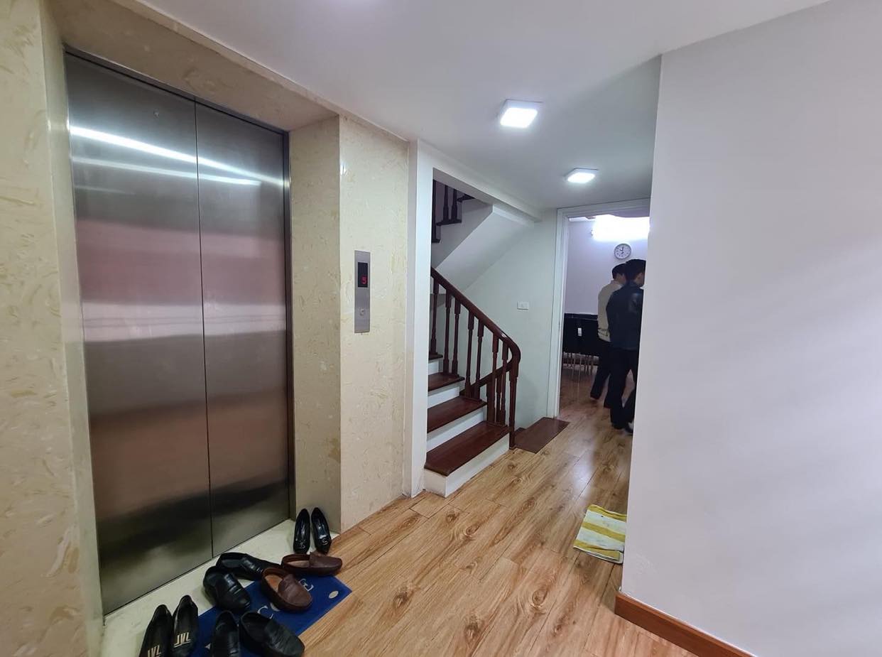 Bán nhà mặt phố Huế Nguyễn Du tại quận Hoàn Kiếm 190m mặt tiền 6.1m 71 tỷ 1 sổ vuông đẹp xây Building