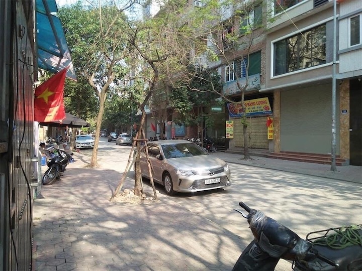 BÁN TOÀ NHÀ MẶT PHỐ CẦU GIẤY GIÁ NHƯ TRONG NGÕ - THÔNG SÀN 7 TẦNG THANG MÁY