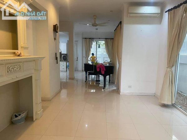 Cần bán gấp nhà 1 trệt 5 lầu mặt tiền Đường 160 - LXO, P. TNPA, Quận 9