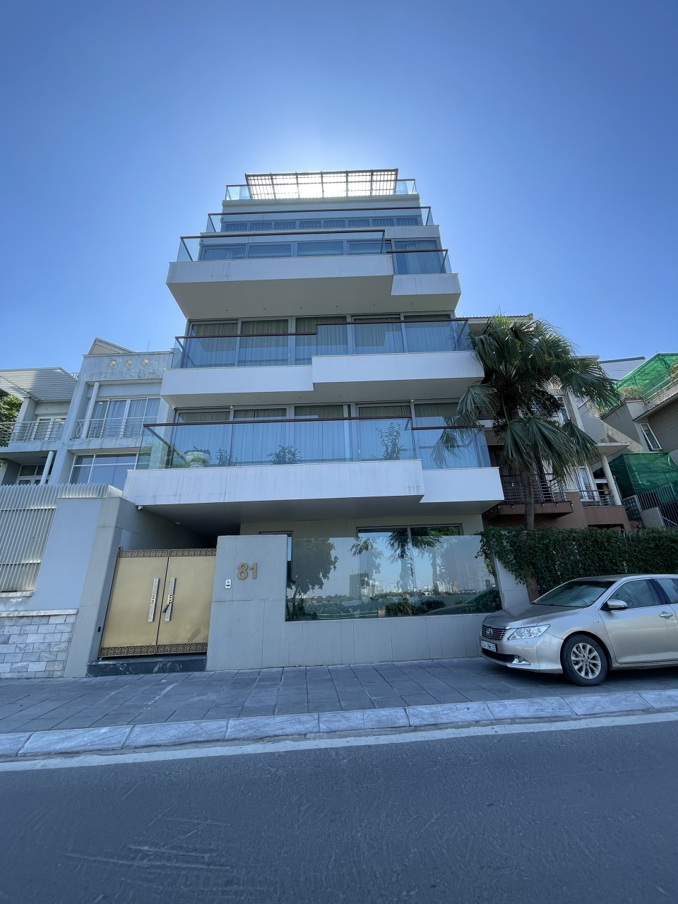 CHÍNH CHỦ BÁN NHANH NHÀ MẶT PHỐ MAI ANH TUẤN-VIEW HỒ- 2 MẶT TIỀN- 90M- 6 TẦNG- 27.9 TỶ. + Vị trí đẹp nhất phố Mai Anh Tuấn Đống Đa, ở vô cùng thích, có thể ngồi uống trà để ngắm hồ, chiều chiều tản bộ câu cá.