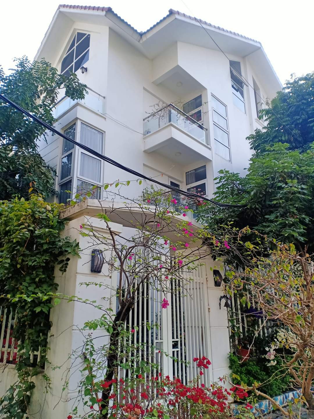 BIỆT THỰ SÂN VƯỜN-TT QUỐC OAI-DT 230m2-4T-MT 11,5m-Giá 12,9 Tỷ.