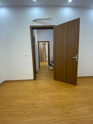 Bán nhà MT Hồ Hảo Hớn – Trần Hưng Đạo quận 1 -4 x 20 – hầm, 6 lầu- 28ty6