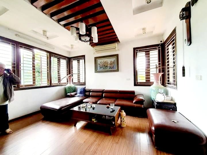 BIỆT THỰ TO ĐẸP GIÁ NHỎ XINH, NGAY CẠNH VINHOMES GREEN VILAS, 098.115.8.507.