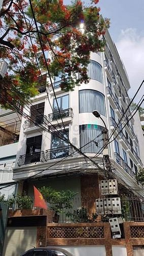 Tòa Apartment Hoàng Quốc Việt-Lô góc phân lô bàn cờ-16 Phòng-8T -33 tỷ
