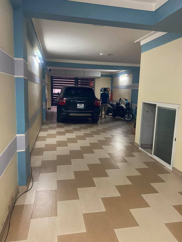 Bán Nhà Ngõ Hoàng Văn Thái nhà mới 5 tầng 52m2 giá 6.8 tỷ oto 7 chỗ vào nhà 10TỶ