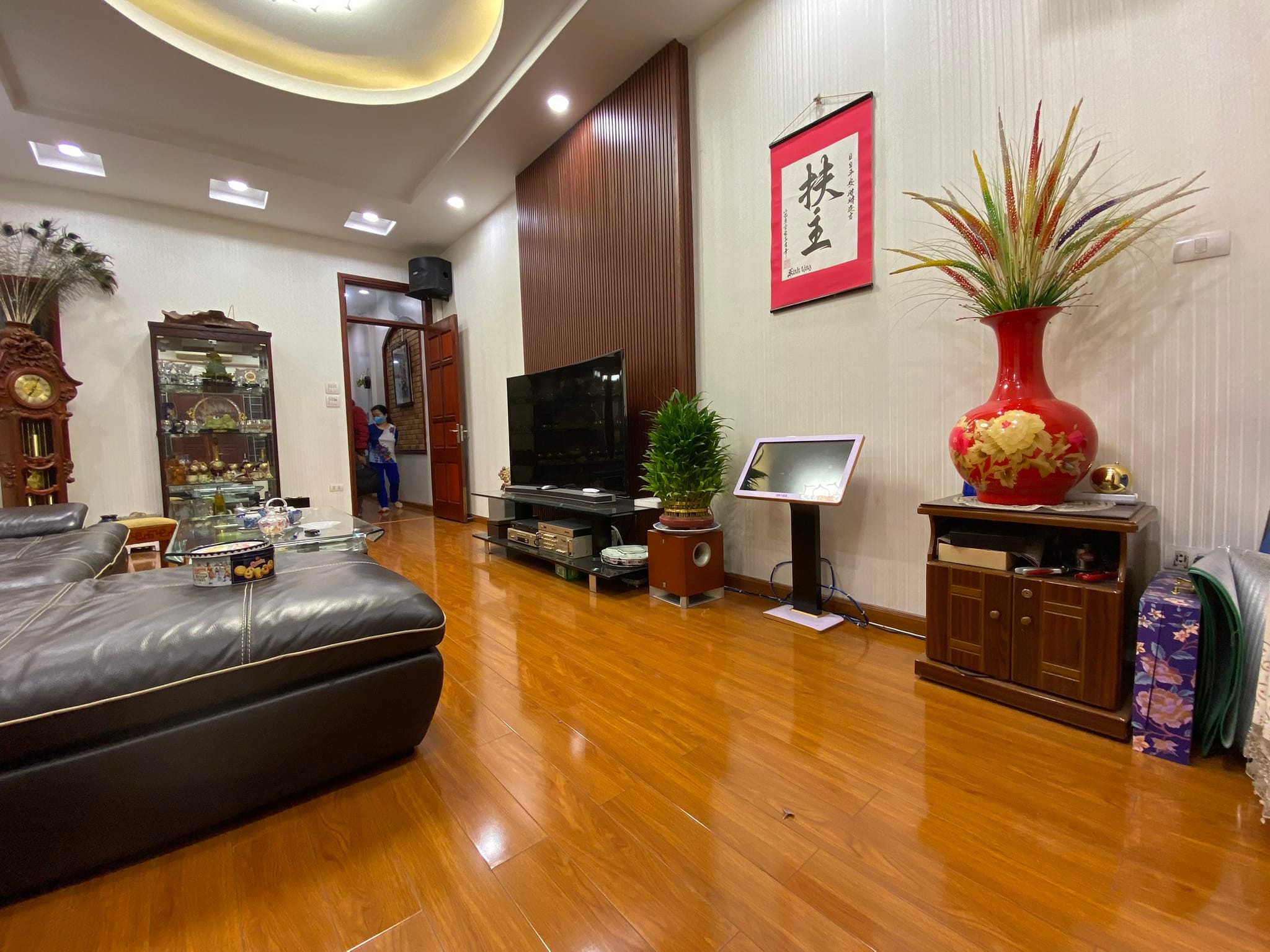 Bán nhà ngõ 93 Hoàng Văn Thái 64m2 4 tầng mặt tiền 4m giá chào 13 tỷ