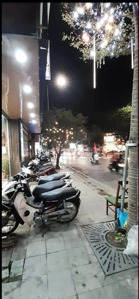 MẶT PHỐ TRUNG TÂM ĐỐNG ĐA - 7 TẦNG THANG MÁY - VỊ TRÍ ĐẸP - KINH DOANH SẦM UẤT - GIÁ HÓT
