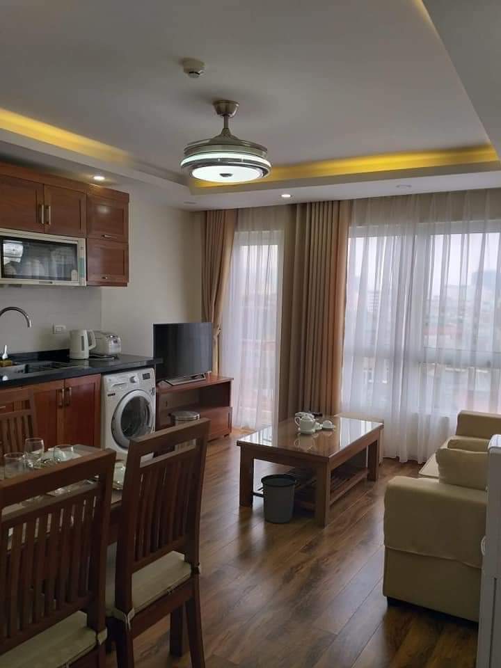 LÔ GÓC-THANG MÁY-DÒNG TIỀN 180tr/th-DỊCH VỌNG HẬU-CẦU GIẤY-DT 106m2-9T-MT 7,8m-Giá 30 tỷ.