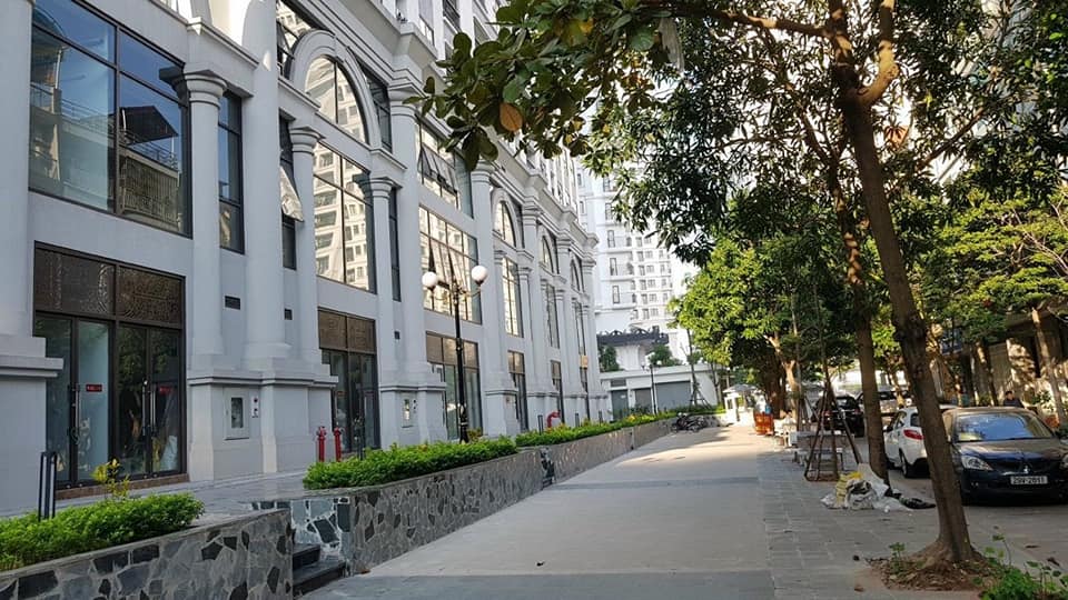 SHOPHOUSE TRẦN HỮU DỰC, VỪA Ở VỪA KINH DOANH, SỔ ĐỎ VĨNH VIỄN, 098.115.8.507 + Shophouse mặt phố Trần Hữu Dực, vị trí đẹp, trong quần thể dự án Florence. + Diện tích: Bán 2 cả căn cùng thông số cạnh nhau, mỗi căn 50m2, 3 tầng. Tổng mặt tiền 10m. + Sổ đỏ vĩnh viễn, khai thác lâu dài. LH(20) Mrs Dung 098.115.8.507