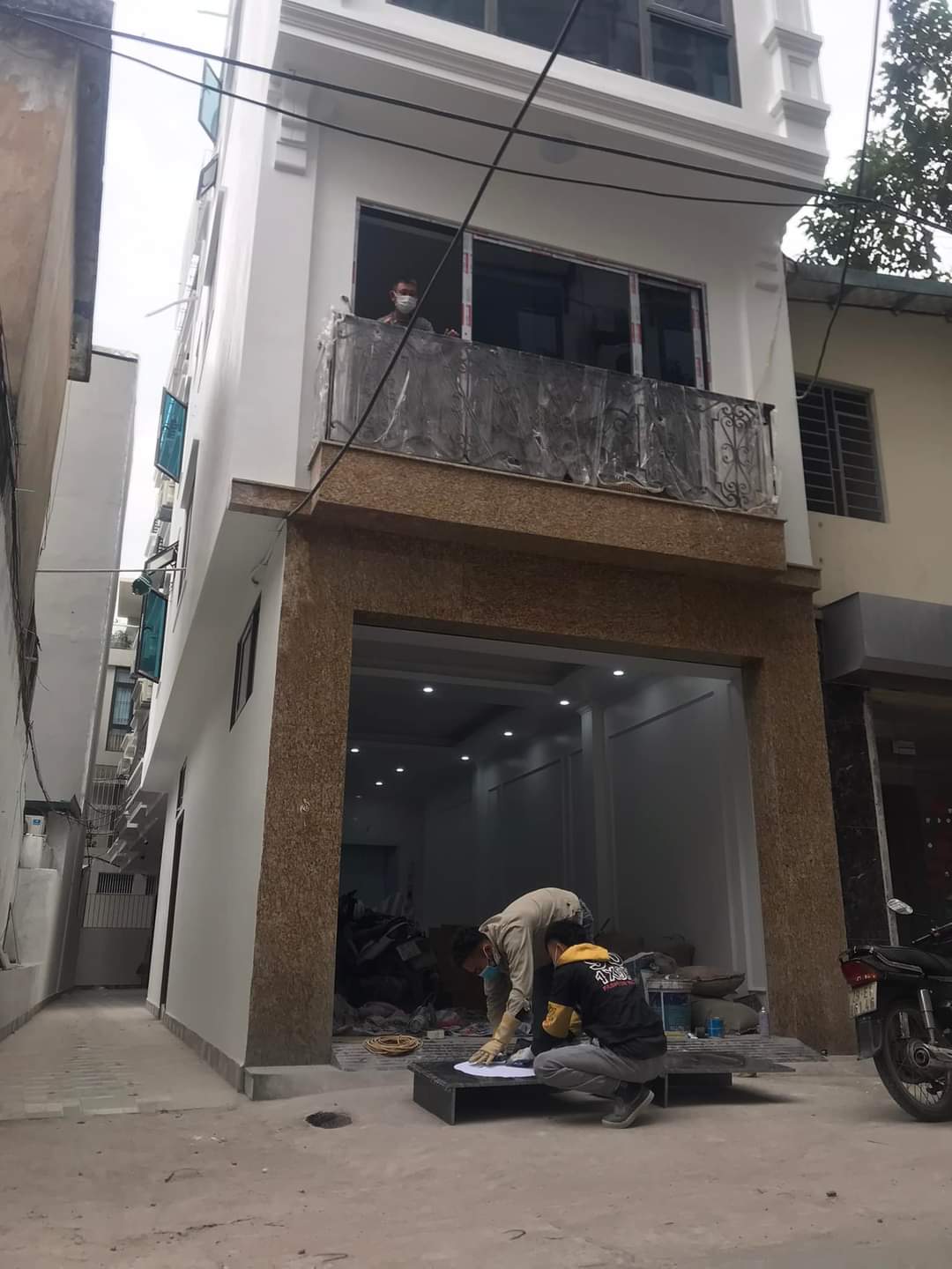 MẶT NGÕ ÔTÔ KINH DOANH-Ở NGAY-CẦU GIẤY-DT 47m2-6T-MT 4,1m-Giá 12,5 tỷ.