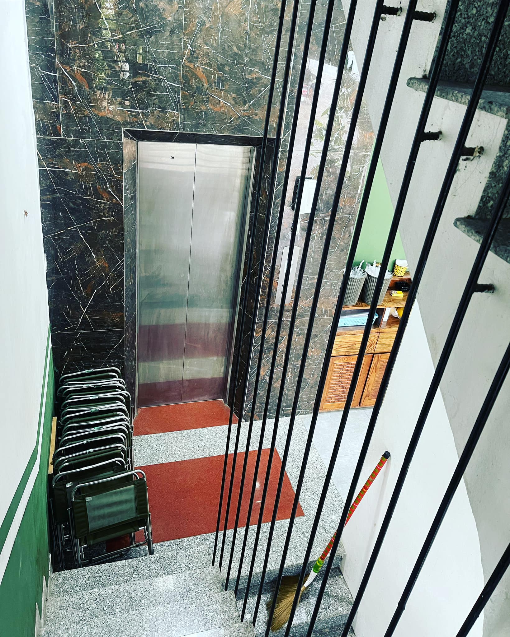 Bán nhà mặt phố Linh Lang 110m2 mặt tiền 8m SDCC giá 31 tỷ