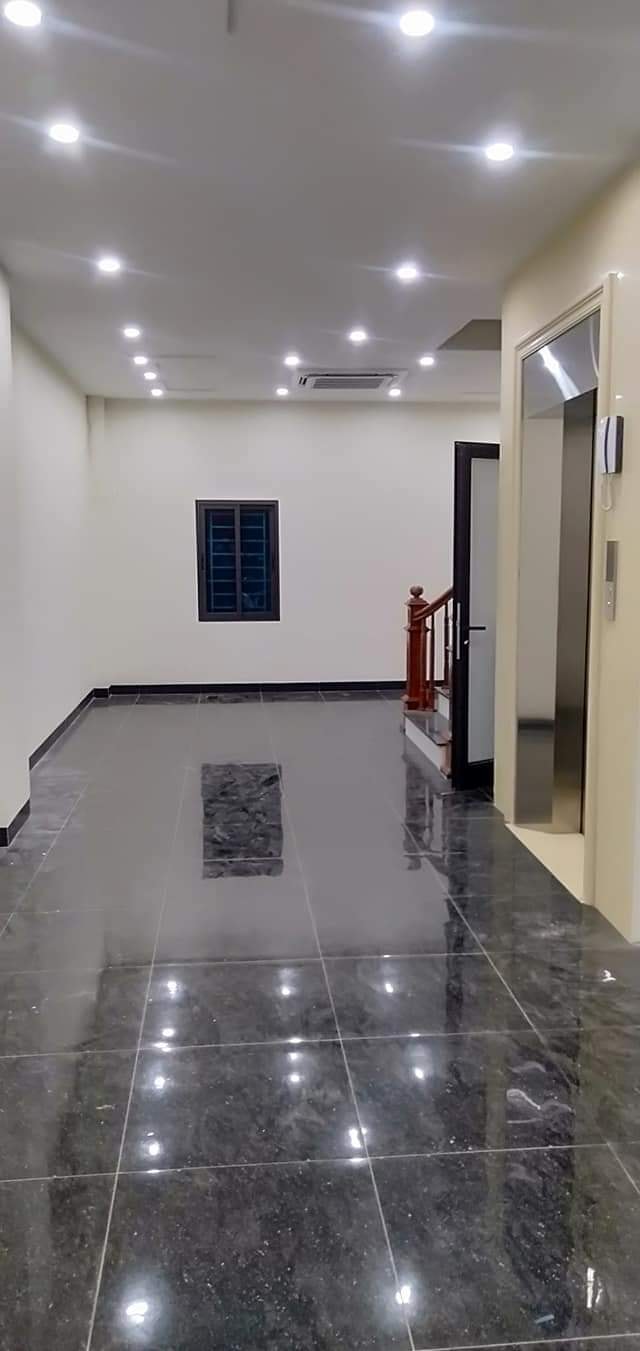 Bán nhà Lạc Long Quân 65m 7 tầng 15.5 tỷ Cầu Giấy ô tô tránh thang máy nhà đẹp cạnh Võ Chí Công